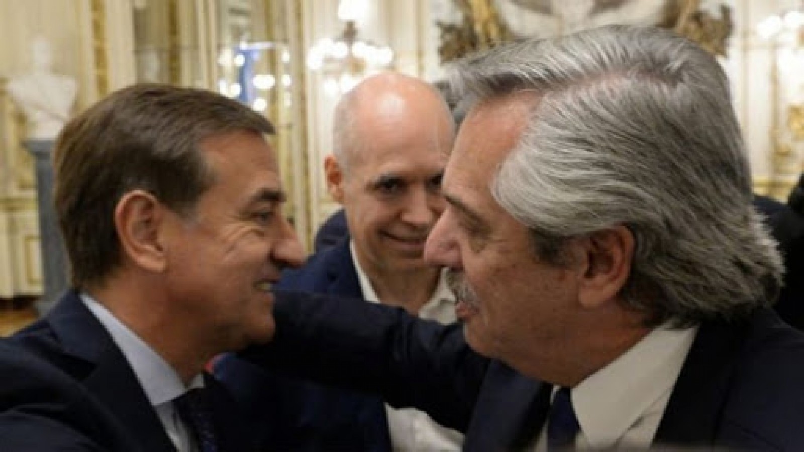 Bajan del podio a Suárez y Alberto está último en Mendoza